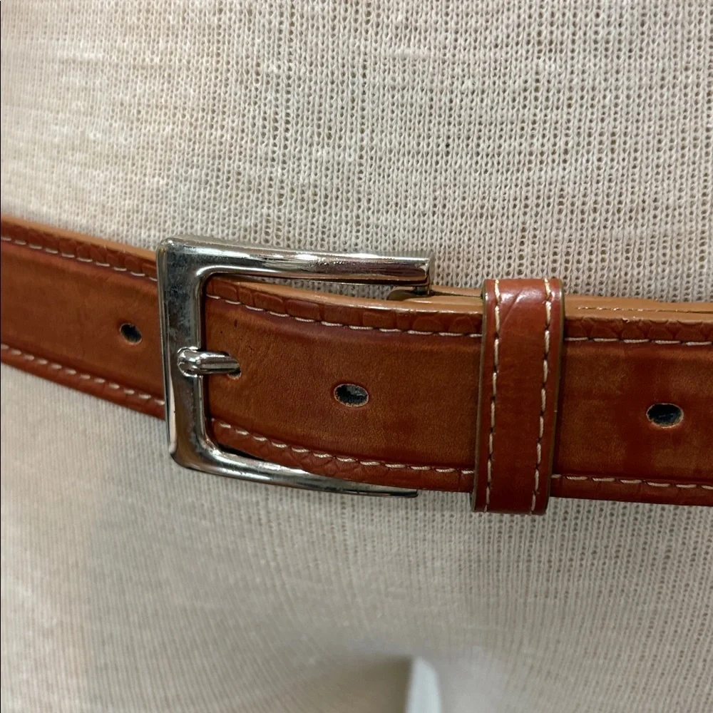 Genuine leather sz M (34-36) brown belt with silver buckle